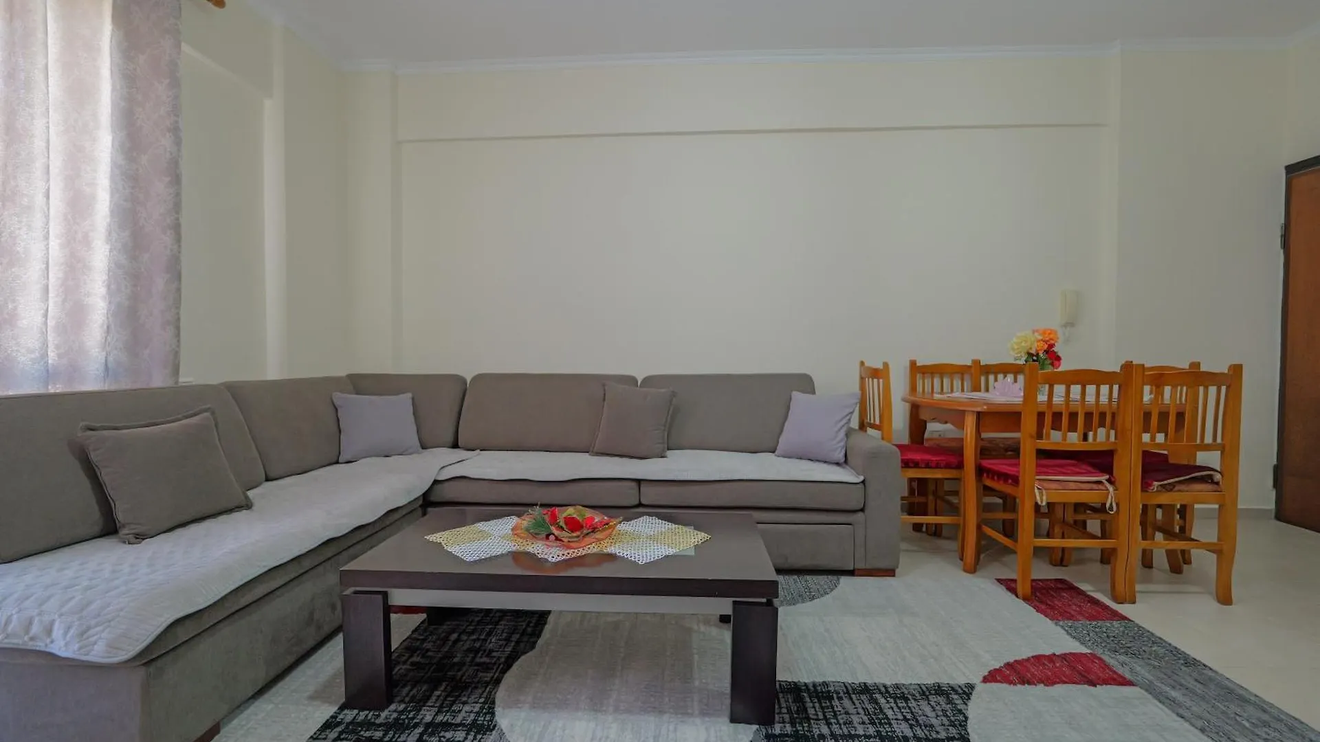 Florenc Apartment Sarande